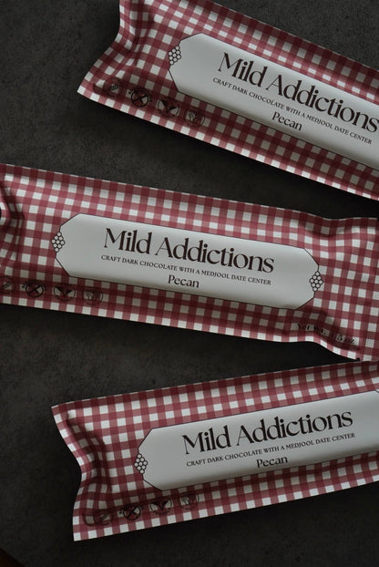 Dark Chocolate Bar with Pecan & Medjool Date Center — 4.5oz