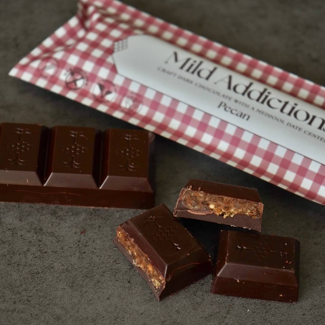Dark Chocolate Bar with Pecan & Medjool Date Center — 4.5oz