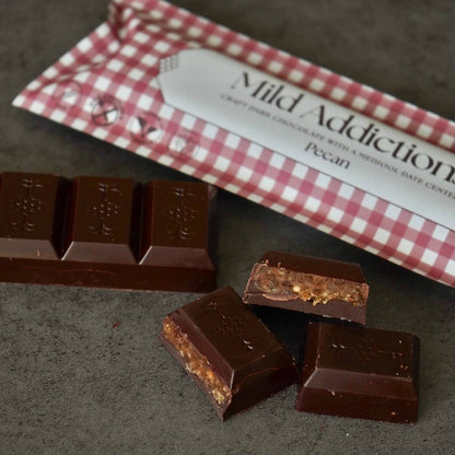 Dark Chocolate Bar with Pecan & Medjool Date Center — 4.5oz