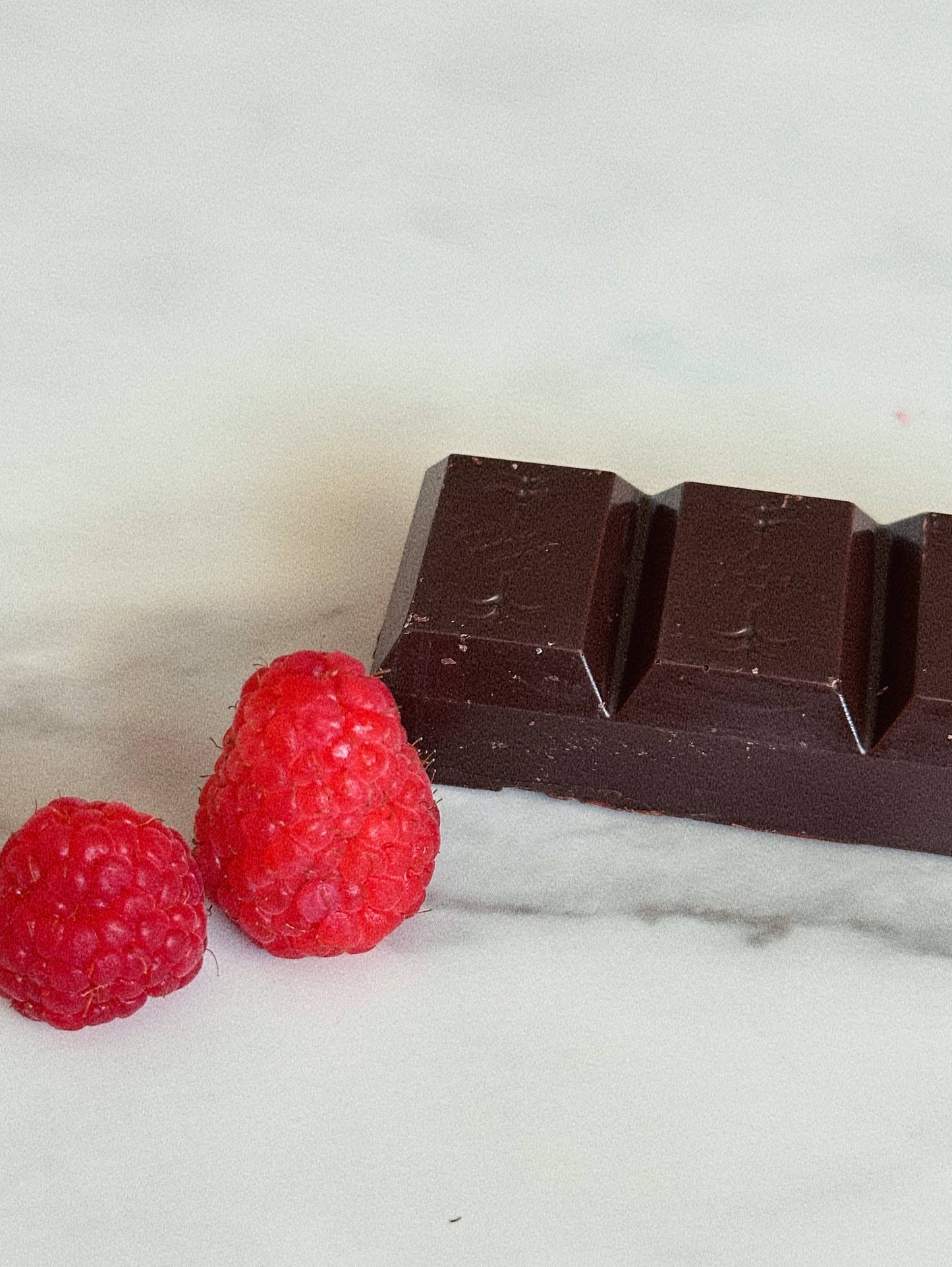 Natural Dark Chocolate Raspberry Medjool Date Center (2.6oz)